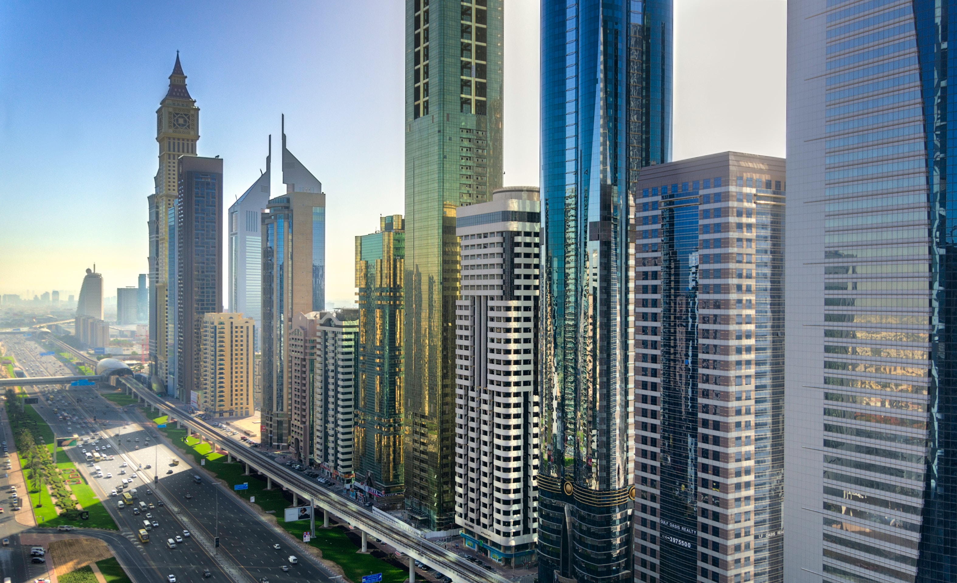 Can anyone be a real estate agent in Dubai?